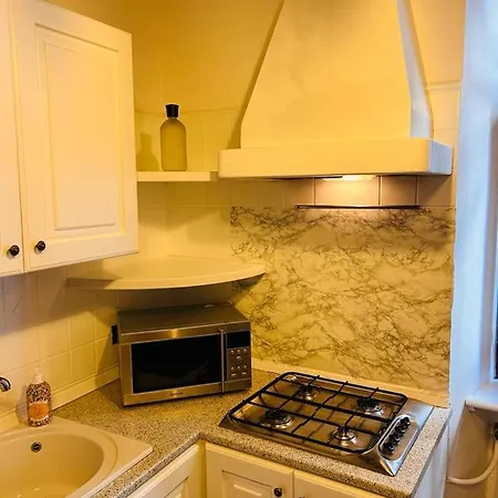 Alex Castle Apartman *