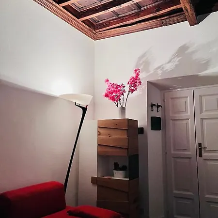 Alex Castle Gravedona