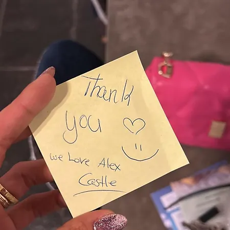 Alex Castle Apartman *