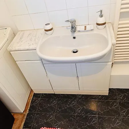 Alex Castle Apartmán