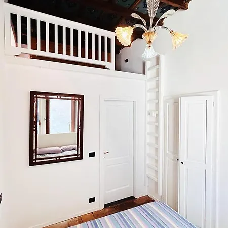 Historic Alex Castle Apartment Gravedona